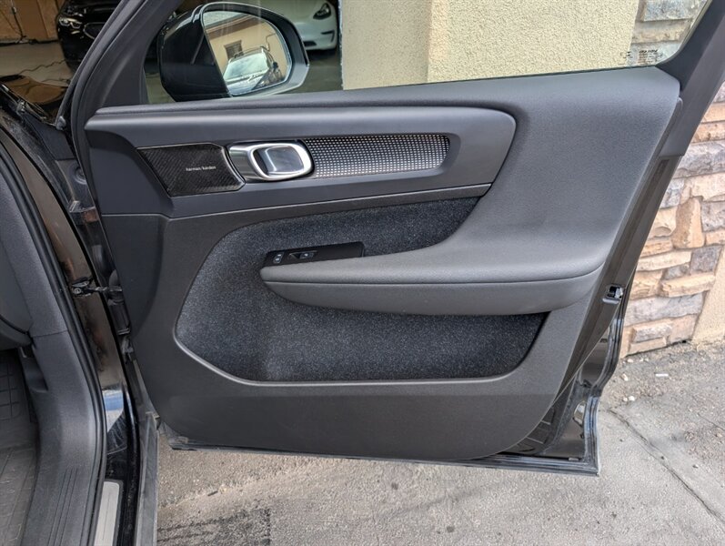 2021 Volvo XC40 Recharge Pure Electric P8 - Photo 30 - Bountiful, UT 84010