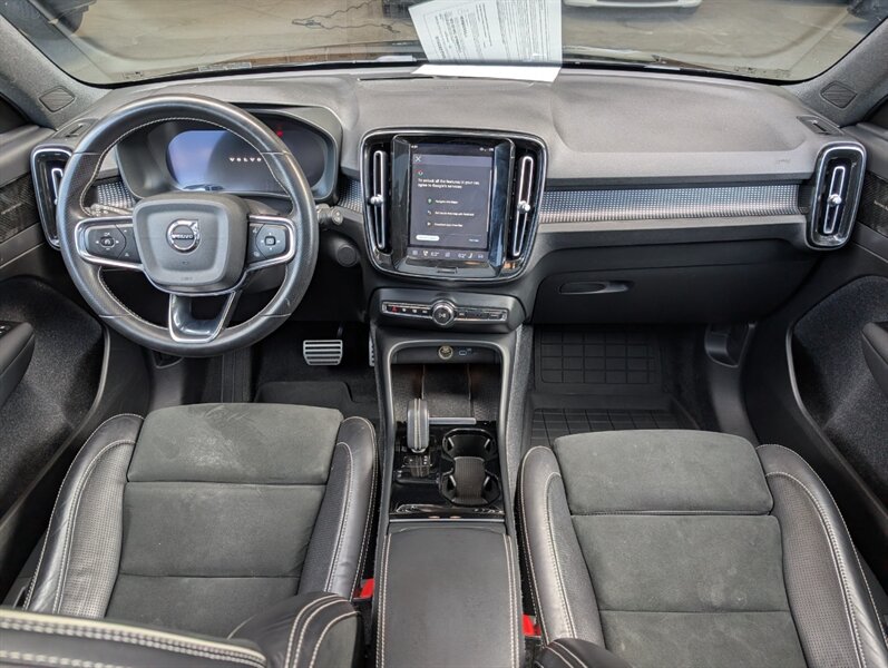 2021 Volvo XC40 Recharge Pure Electric P8 - Photo 3 - Bountiful, UT 84010