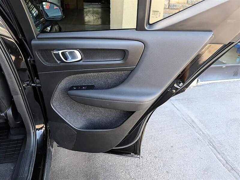 2021 Volvo XC40 Recharge Pure Electric P8 - Photo 28 - Bountiful, UT 84010