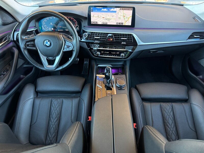 2022 Bmw 530e xDrive photo 3