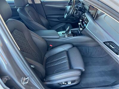 2022 BMW 530e xDrive   - Photo 13 - St. George, UT 84770-2625