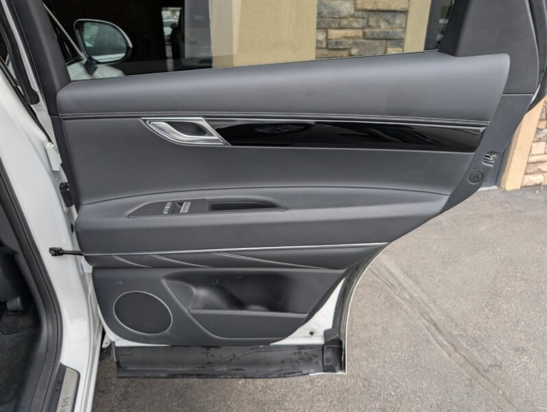 2025 Genesis GV80 Standard - Photo 27 - Bountiful, UT 84010