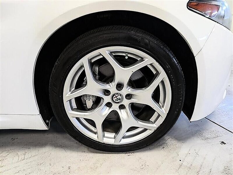 2020 Alfa Romeo Giulia Ti - Photo 12 - St. George, UT 84770-2625