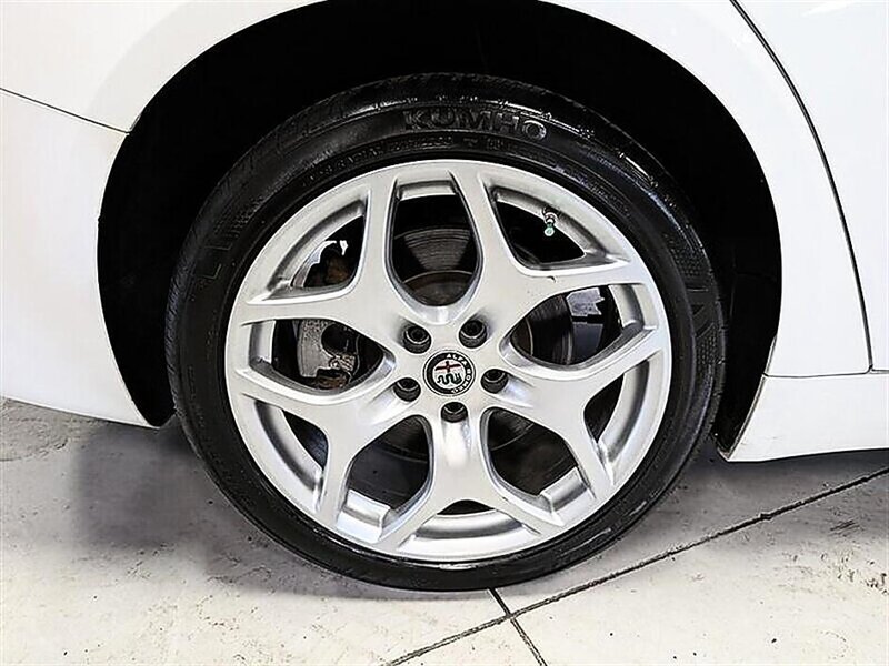 2020 Alfa Romeo Giulia Ti - Photo 13 - St. George, UT 84770-2625
