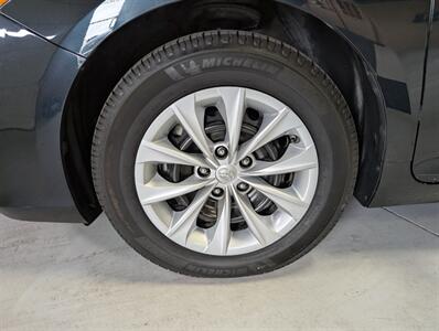 2015 Toyota Camry LE   - Photo 15 - Bountiful, UT 84010