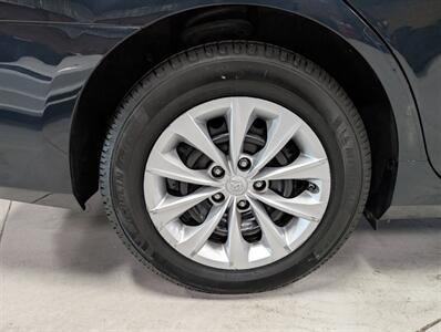 2015 Toyota Camry LE   - Photo 13 - Bountiful, UT 84010