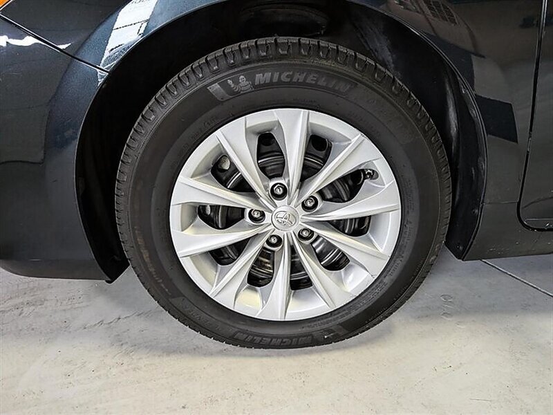 2015 Toyota Camry LE - Photo 15 - Bountiful, UT 84010