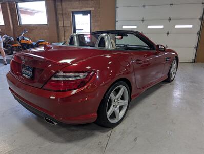 2016 Mercedes-Benz SLK SLK 300   - Photo 16 - Bountiful, UT 84010