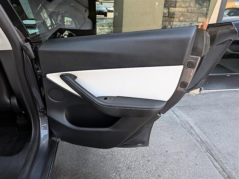 2022 Tesla Model Y Performance - Photo 27 - Bountiful, UT 84010
