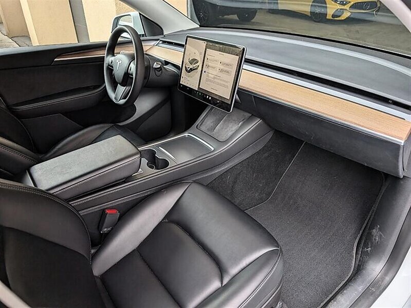 2023 Tesla Model Y Long Range w/ Acceleration Boost - Photo 4 - Bountiful, UT 84010