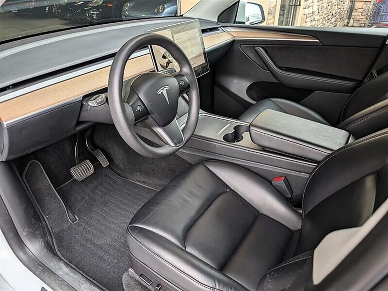 2023 Tesla Model Y Long Range w/ Acceleration Boost - Photo 2 - Bountiful, UT 84010