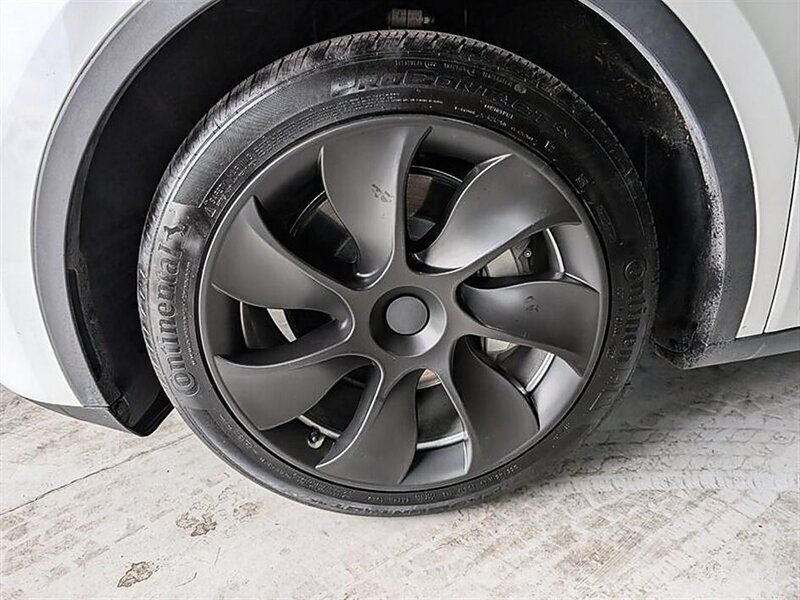2023 Tesla Model Y Long Range w/ Acceleration Boost - Photo 15 - Bountiful, UT 84010