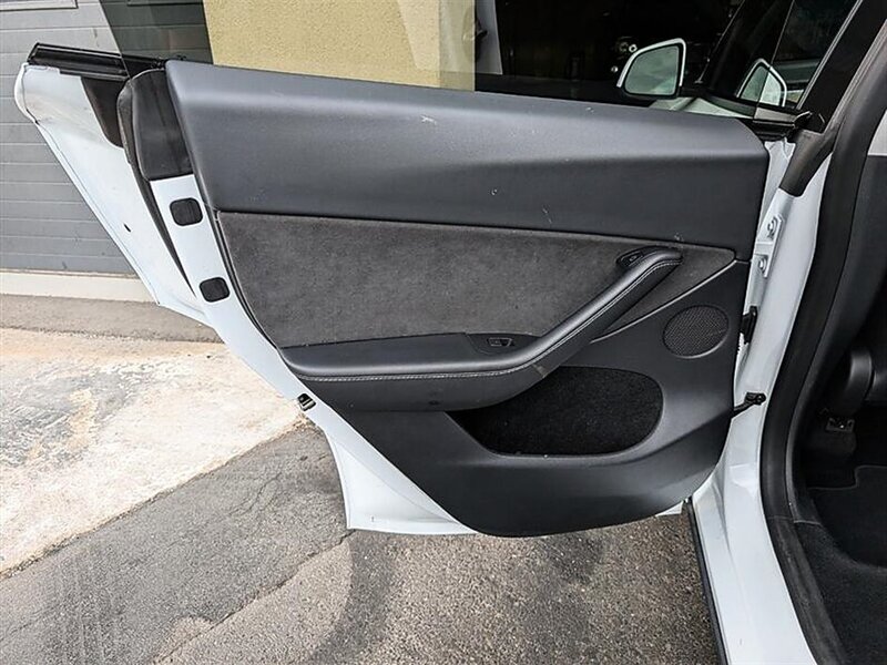 2023 Tesla Model Y Long Range w/ Acceleration Boost - Photo 24 - Bountiful, UT 84010
