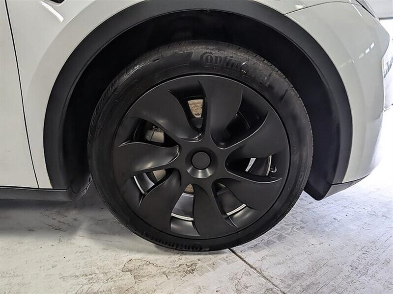 2023 Tesla Model Y Long Range w/ Acceleration Boost - Photo 12 - Bountiful, UT 84010