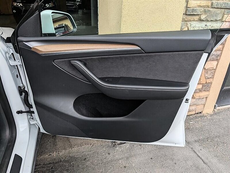 2023 Tesla Model Y Long Range w/ Acceleration Boost - Photo 29 - Bountiful, UT 84010