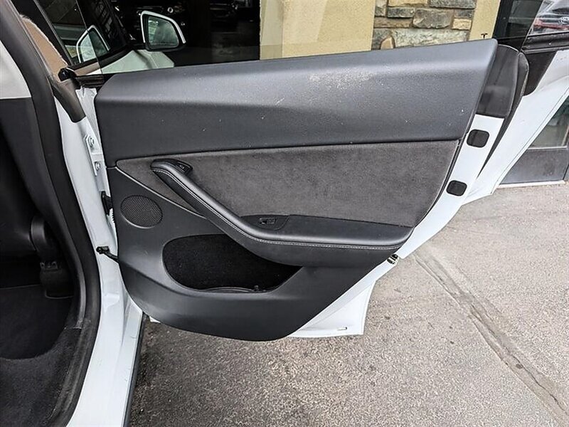 2023 Tesla Model Y Long Range w/ Acceleration Boost - Photo 27 - Bountiful, UT 84010
