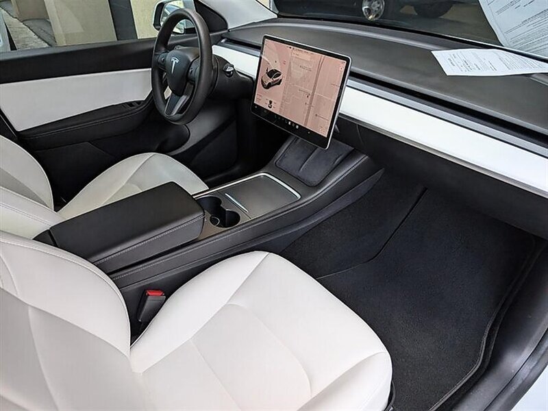 2021 Tesla Model Y Long Range w/ Acceleration Boost - Photo 4 - Bountiful, UT 84010
