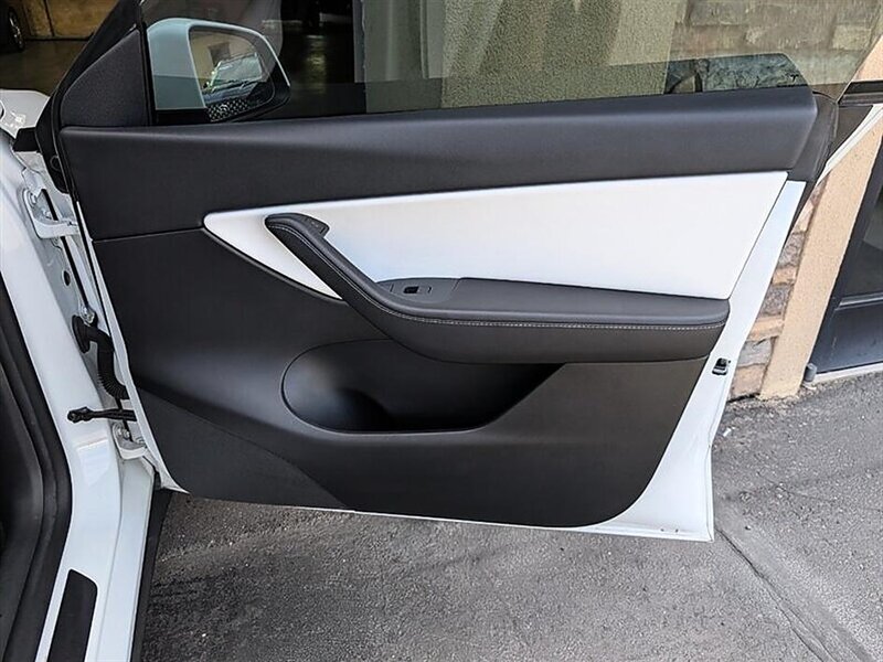 2021 Tesla Model Y Long Range w/ Acceleration Boost - Photo 29 - Bountiful, UT 84010