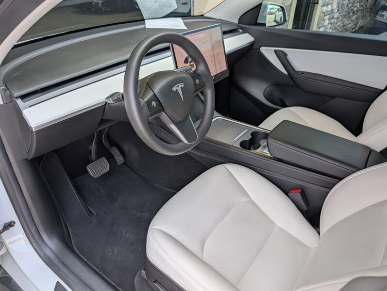 2021 Tesla Model Y Long Range w/ Acceleration Boost - Photo 2 - Bountiful, UT 84010