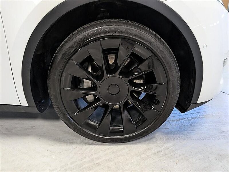 2021 Tesla Model Y Long Range w/ Acceleration Boost - Photo 12 - Bountiful, UT 84010