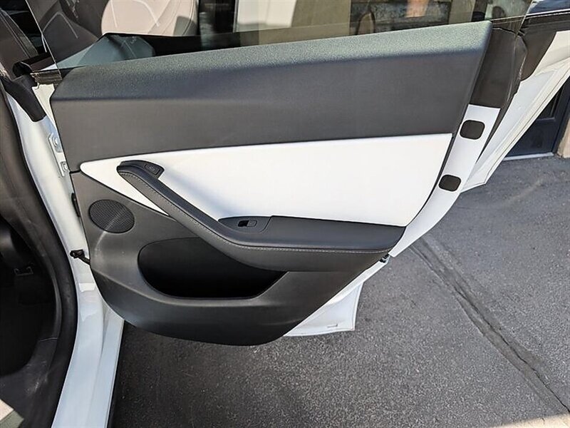 2021 Tesla Model Y Long Range w/ Acceleration Boost - Photo 27 - Bountiful, UT 84010