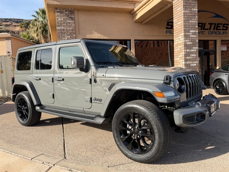 2023 Jeep Wrangler 4-Door High Altitude's photo