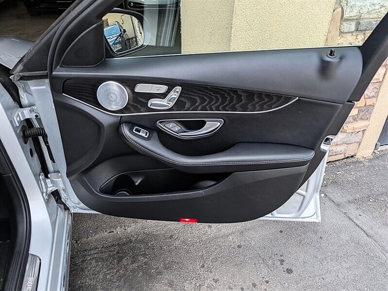 2016 Mercedes-Benz C 300 4MATIC - Photo 30 - Bountiful, UT 84010