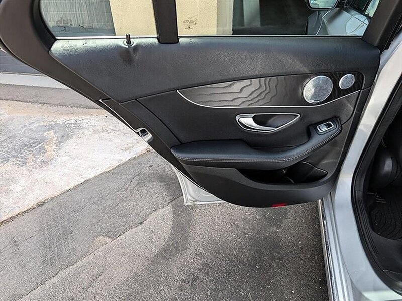 2016 Mercedes-Benz C 300 4MATIC - Photo 25 - Bountiful, UT 84010