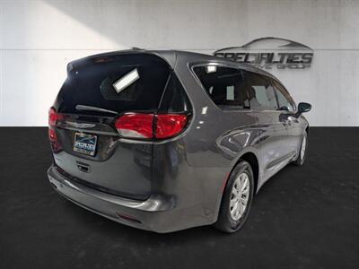 2017 Chrysler Pacifica Touring   - Photo 10 - Bountiful, UT 84010