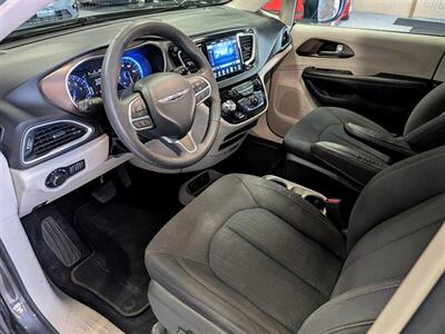 2017 Chrysler Pacifica Touring   - Photo 2 - Bountiful, UT 84010