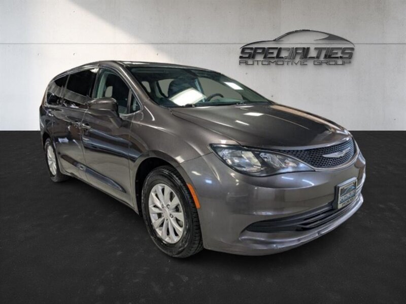 2017 Chrysler Pacifica Touring  