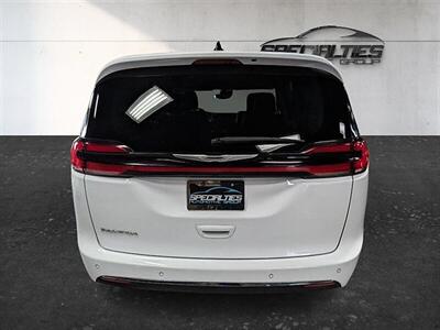 2024 Chrysler Pacifica Touring L - Photo 9 - Bountiful, UT 84010