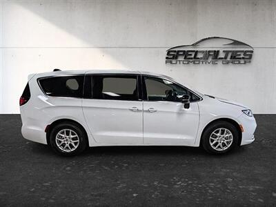 2024 Chrysler Pacifica Touring L - Photo 11 - Bountiful, UT 84010