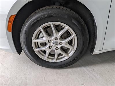 2024 Chrysler Pacifica Touring L   - Photo 15 - Bountiful, UT 84010