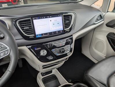 2024 Chrysler Pacifica Touring L   - Photo 23 - Bountiful, UT 84010