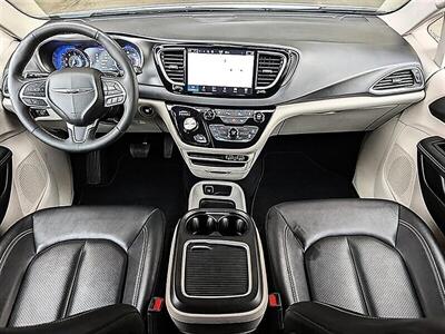 2024 Chrysler Pacifica Touring L - Photo 3 - Bountiful, UT 84010