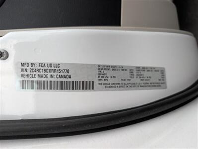 2024 Chrysler Pacifica Touring L   - Photo 33 - Bountiful, UT 84010