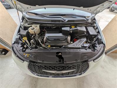 2024 Chrysler Pacifica Touring L   - Photo 17 - Bountiful, UT 84010