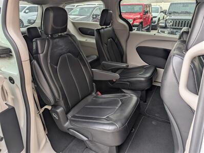 2024 Chrysler Pacifica Touring L   - Photo 28 - Bountiful, UT 84010