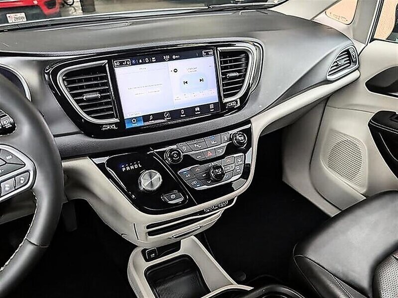 2024 Chrysler Pacifica Touring L - Photo 23 - Bountiful, UT 84010