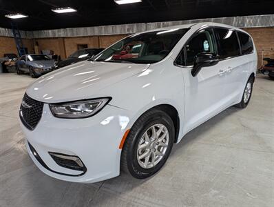2024 Chrysler Pacifica Touring L   - Photo 5 - Bountiful, UT 84010