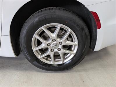 2024 Chrysler Pacifica Touring L   - Photo 14 - Bountiful, UT 84010
