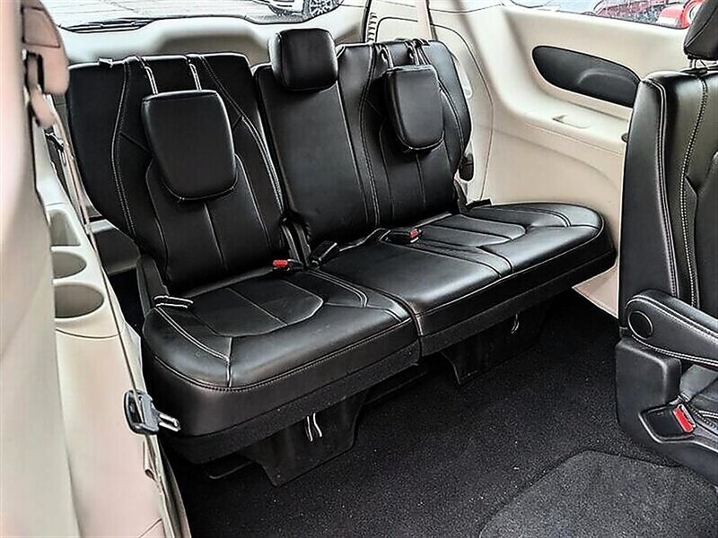 2024 Chrysler Pacifica Touring L - Photo 29 - Bountiful, UT 84010