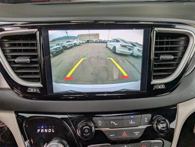 2024 Chrysler Pacifica Touring L   - Photo 24 - Bountiful, UT 84010