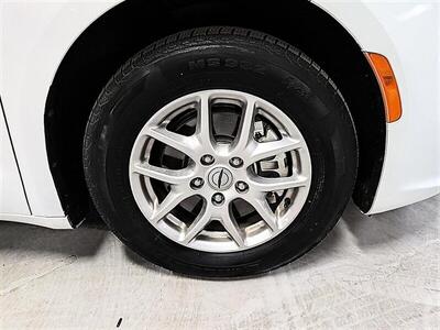 2024 Chrysler Pacifica Touring L - Photo 12 - Bountiful, UT 84010