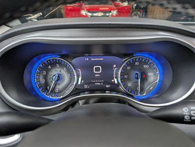 2024 Chrysler Pacifica Touring L   - Photo 20 - Bountiful, UT 84010