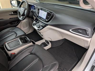 2024 Chrysler Pacifica Touring L   - Photo 4 - Bountiful, UT 84010