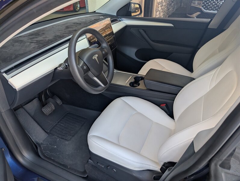 2023 Tesla Model Y Long Range 7-Passenger - Photo 2 - Bountiful, UT 84010