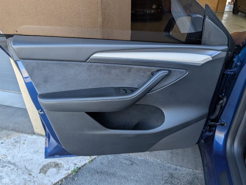 2023 Tesla Model Y Long Range 7-Passenger - Photo 17 - Bountiful, UT 84010