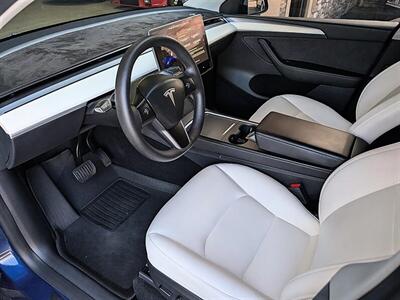 2023 Tesla Model Y Long Range  7-Passenger - Photo 2 - Bountiful, UT 84010